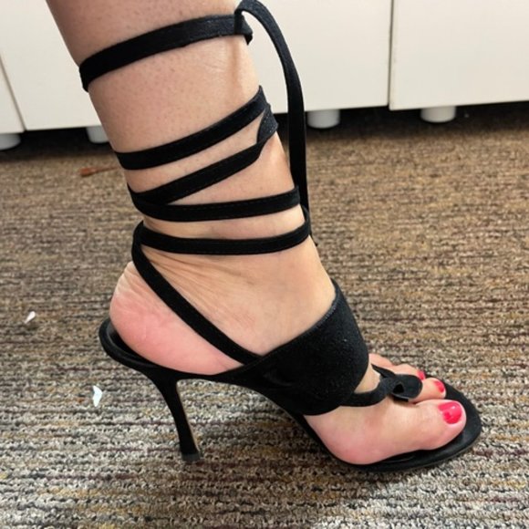 Manolo Blahnik Suede Pumps - Picture 1 of 2